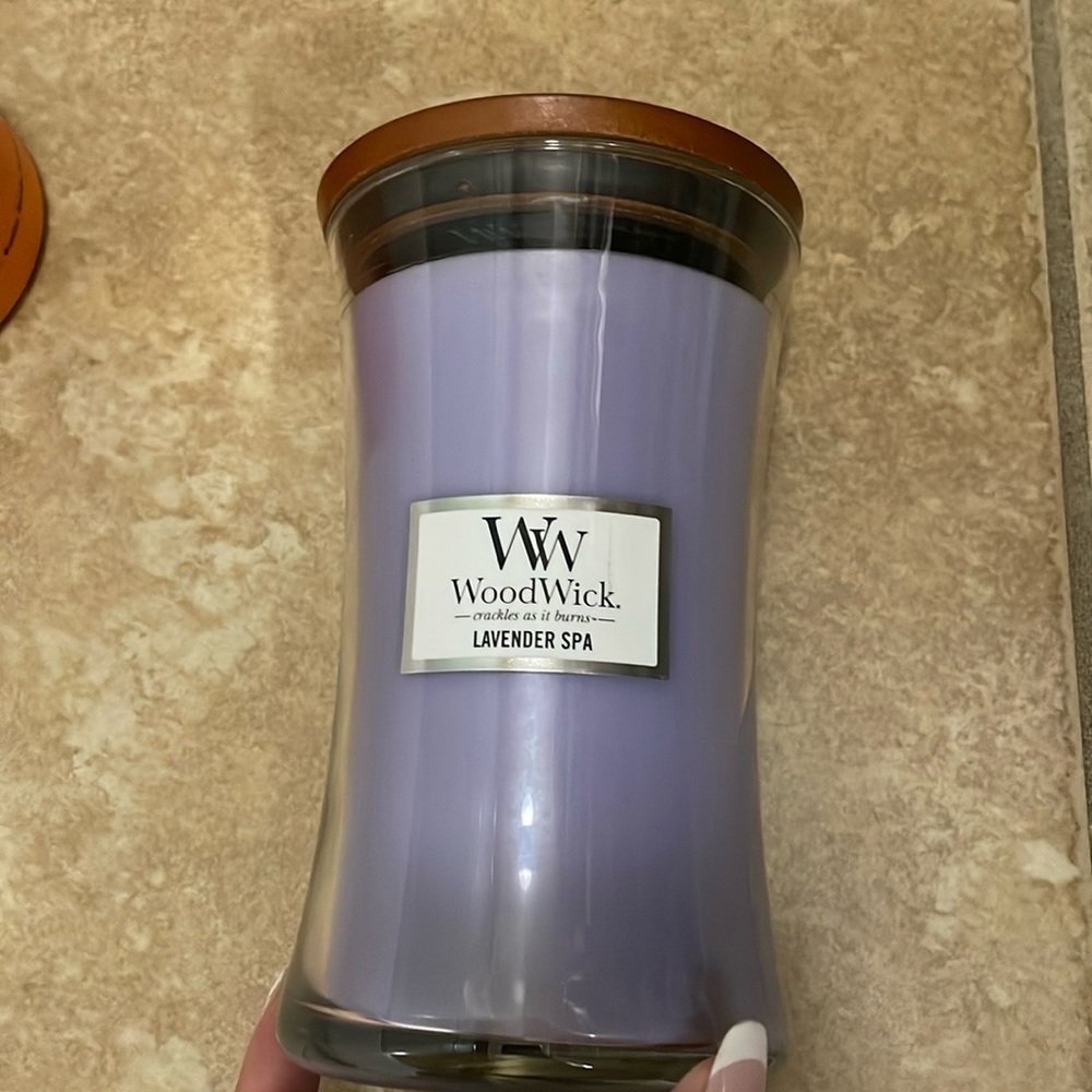 Wood wick lavender spa